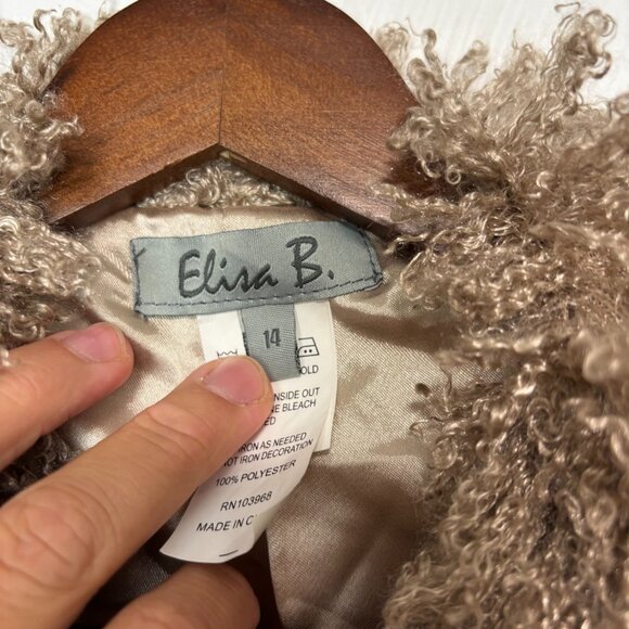 Elisa B. Faux Fur Cropped Coat Brown Satin Lined Clasp Girls Youth Kids Size 14 - Picture 5 of 7